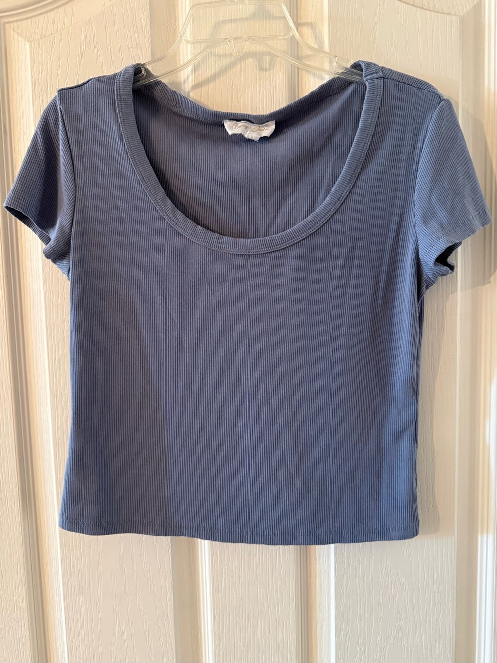 Scoop Neck Short Sleeve Ribbed Tee — Dusty Blue
